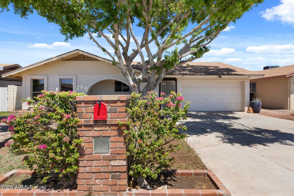 1546 E FLOWER Circle, Mesa, AZ 85204