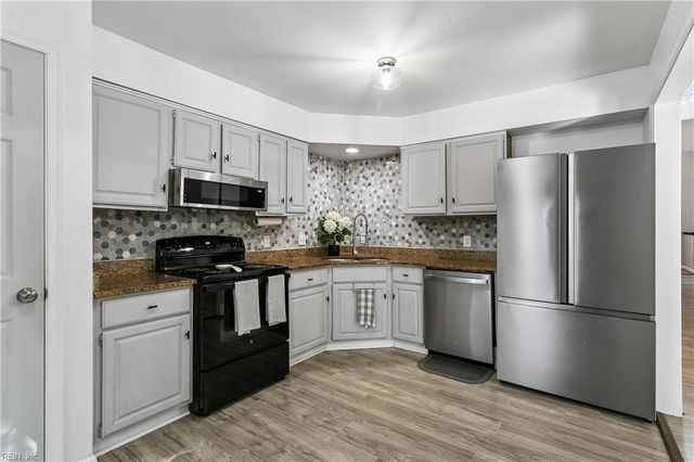106 Copperfield, Williamsburg, VA 23185