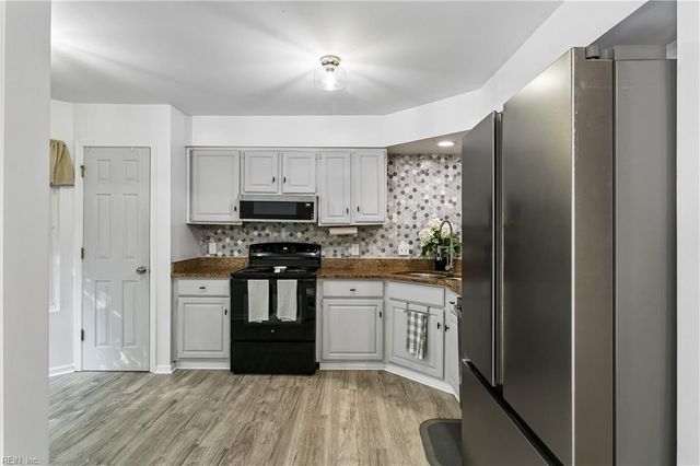 106 Copperfield, Williamsburg, VA 23185