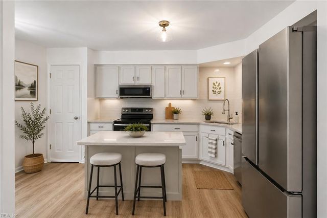 106 Copperfield, Williamsburg, VA 23185