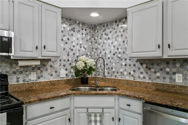 106 Copperfield, Williamsburg, VA 23185