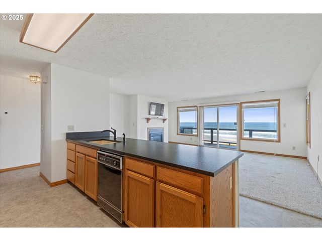 2335 Nw INLET Ave 7, Lincoln City, OR 97367