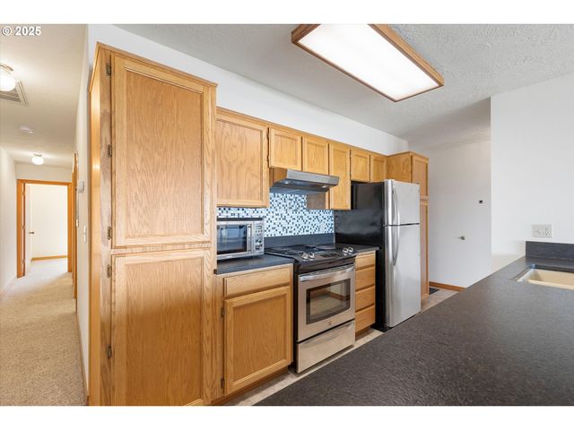 2335 Nw INLET Ave 7, Lincoln City, OR 97367