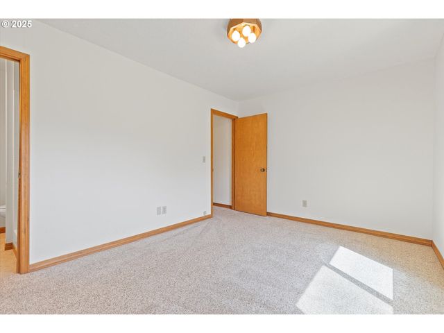 2335 Nw INLET Ave 7, Lincoln City, OR 97367