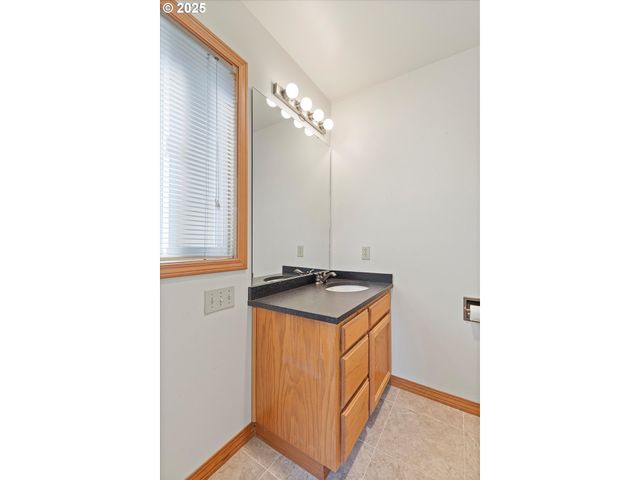 2335 Nw INLET Ave 7, Lincoln City, OR 97367