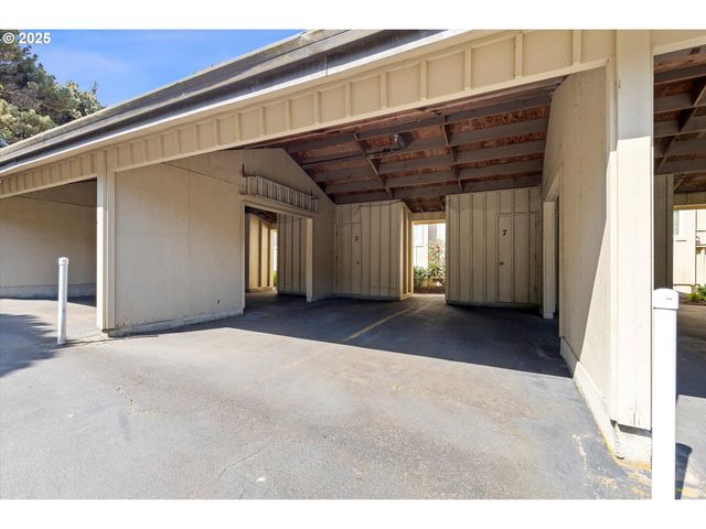 2335 Nw INLET Ave 7, Lincoln City, OR 97367