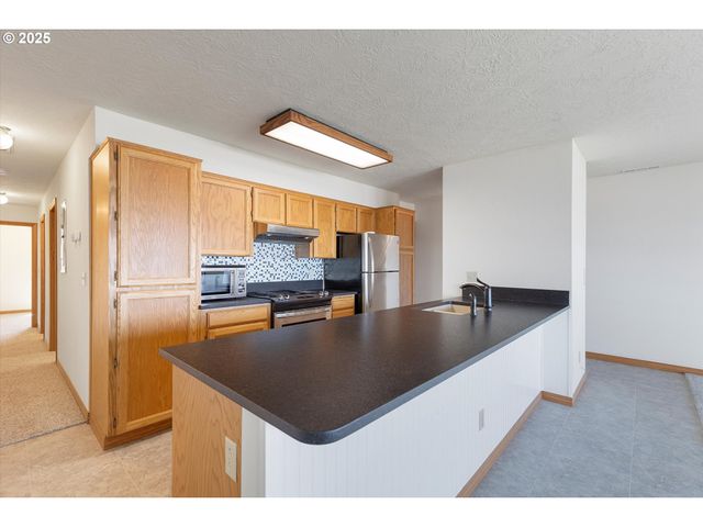 2335 Nw INLET Ave 7, Lincoln City, OR 97367