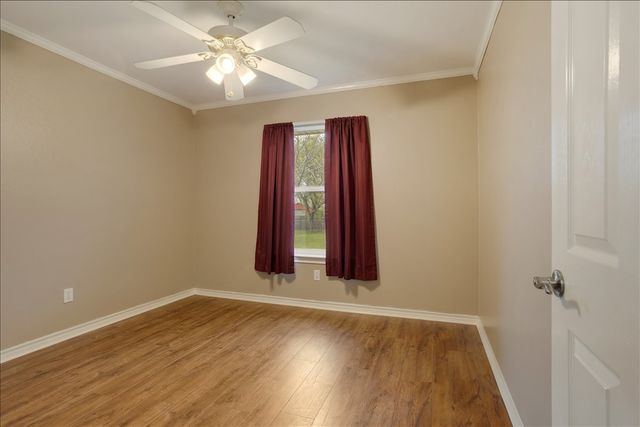 105 Mulberry Drive, Trenton, TX 75490