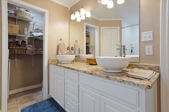 105 Mulberry Drive, Trenton, TX 75490