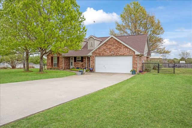 105 Mulberry Drive, Trenton, TX 75490