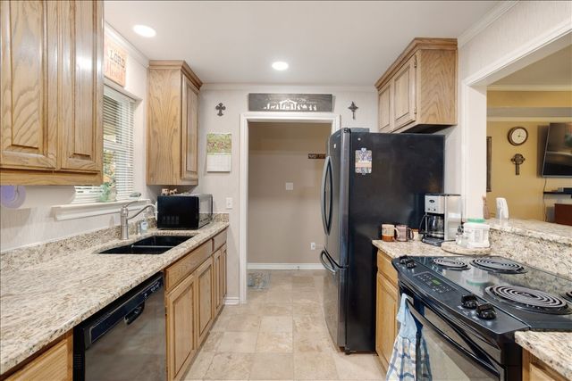 105 Mulberry Drive, Trenton, TX 75490