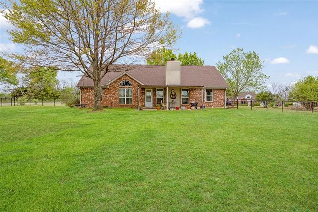 105 Mulberry Drive, Trenton, TX 75490