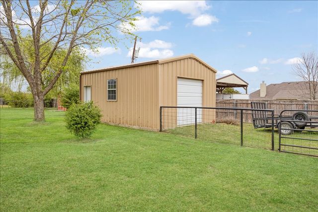 105 Mulberry Drive, Trenton, TX 75490