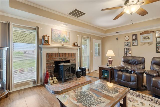 105 Mulberry Drive, Trenton, TX 75490