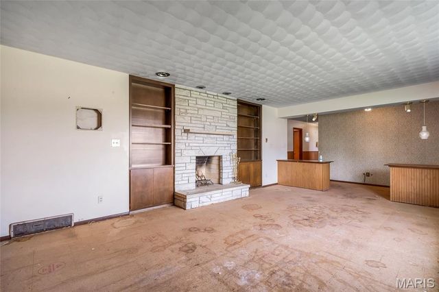 6137 Floraville Road, Millstadt, IL 62260