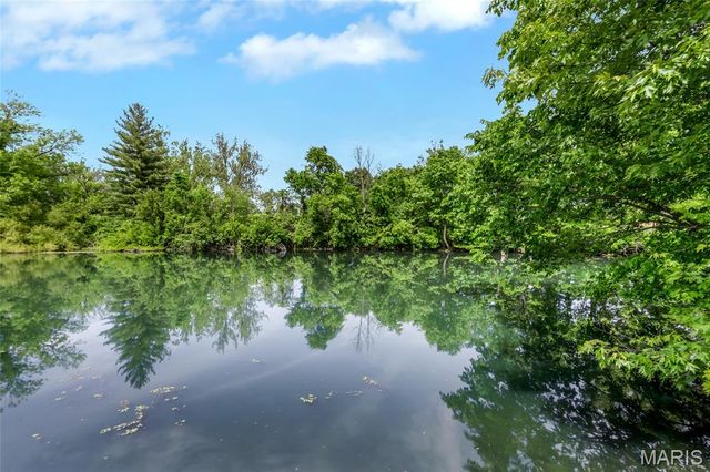 6137 Floraville Road, Millstadt, IL 62260