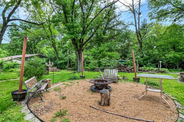 6137 Floraville Road, Millstadt, IL 62260