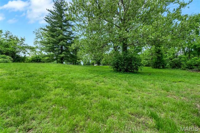 6137 Floraville Road, Millstadt, IL 62260