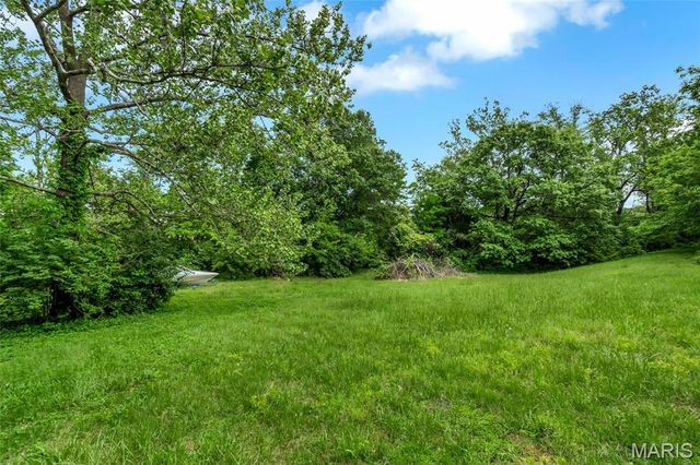 6137 Floraville Road, Millstadt, IL 62260