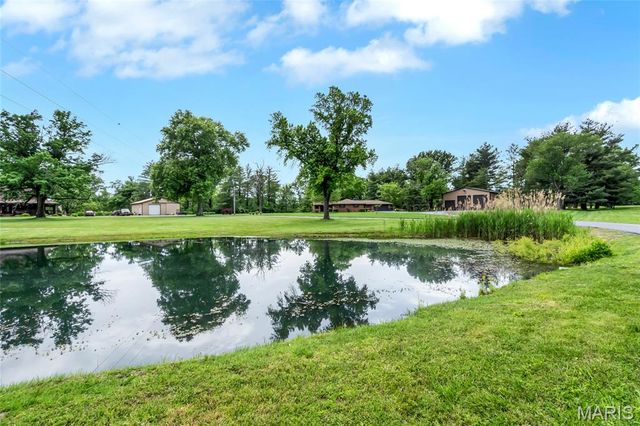 6137 Floraville Road, Millstadt, IL 62260