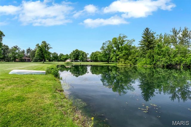 6137 Floraville Road, Millstadt, IL 62260