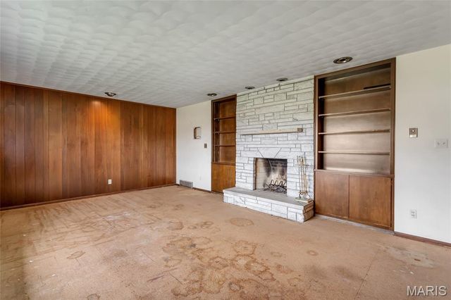 6137 Floraville Road, Millstadt, IL 62260
