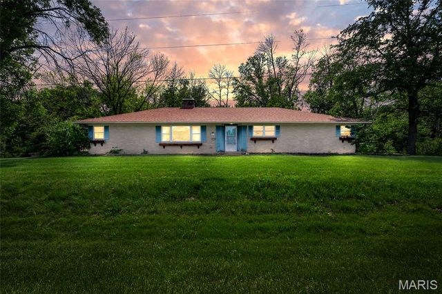 6137 Floraville Road, Millstadt, IL 62260