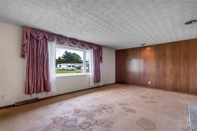 6137 Floraville Road, Millstadt, IL 62260