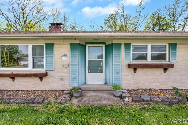 6137 Floraville Road, Millstadt, IL 62260