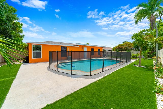 6767 Massachusetts Drive, Lake Worth, FL 33462