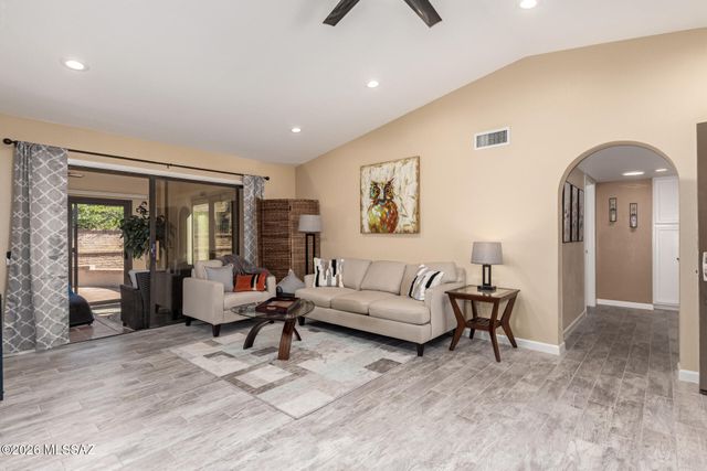 967 E Boulder Pass, Oro Valley, AZ 85755