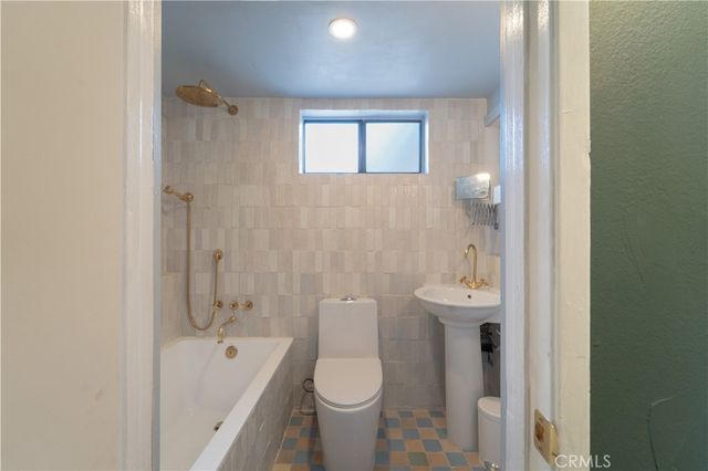 8516 Cadillac Avenue 8, Los Angeles, CA 90034
