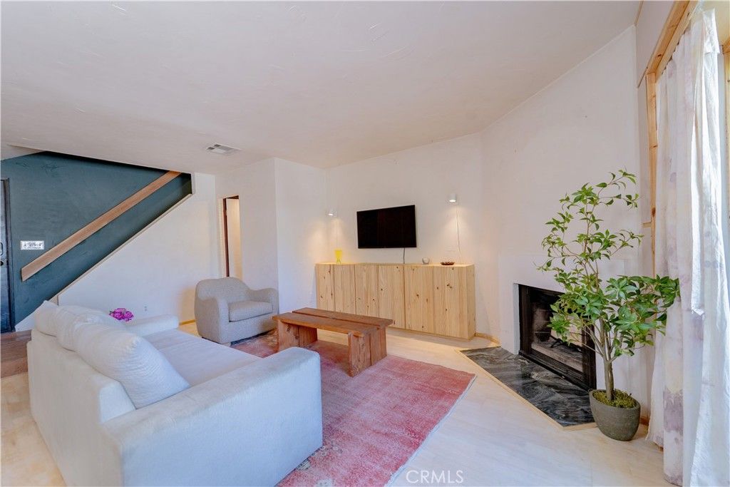8516 Cadillac Avenue 8, Los Angeles, CA 90034 — photo 2