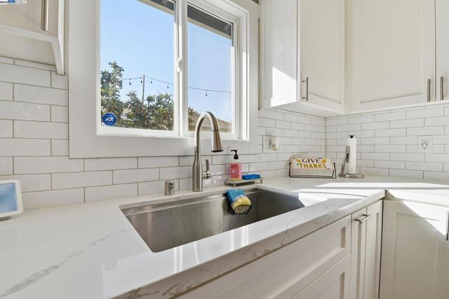 1341 Maryland Dr, Concord, CA 94521