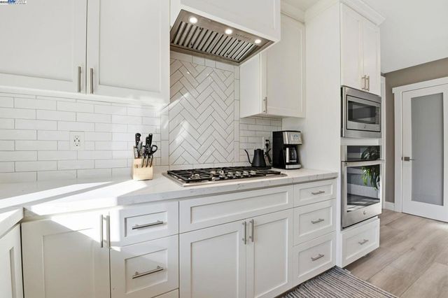 1341 Maryland Dr, Concord, CA 94521