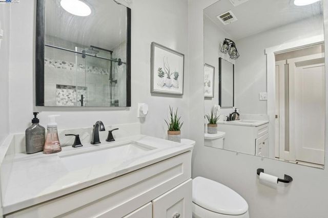 1341 Maryland Dr, Concord, CA 94521