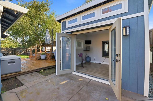 1341 Maryland Dr, Concord, CA 94521