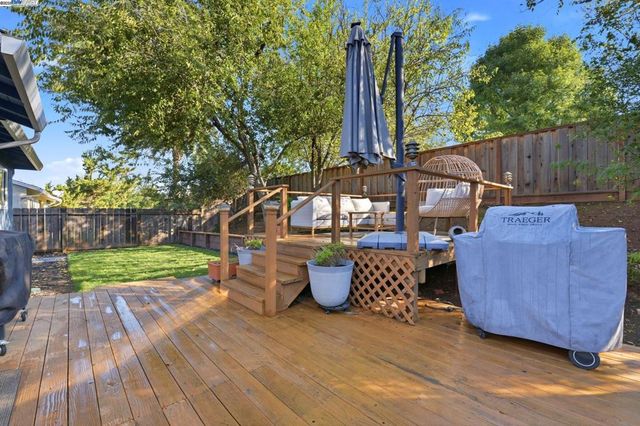 1341 Maryland Dr, Concord, CA 94521