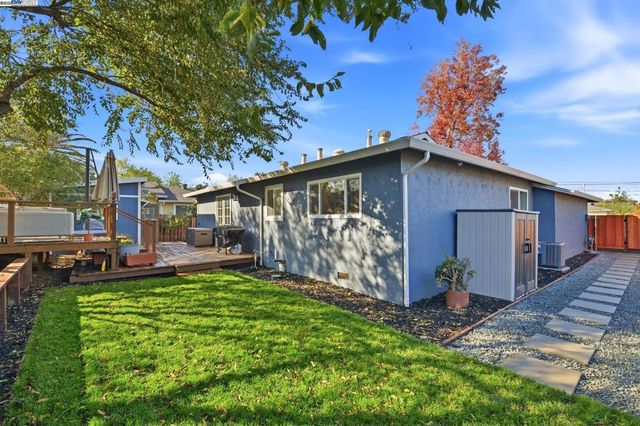 1341 Maryland Dr, Concord, CA 94521