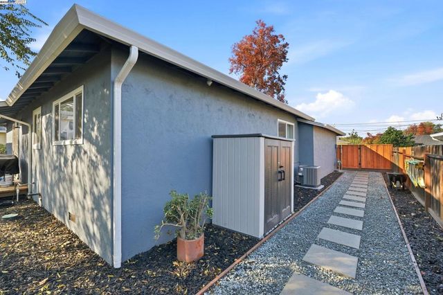 1341 Maryland Dr, Concord, CA 94521