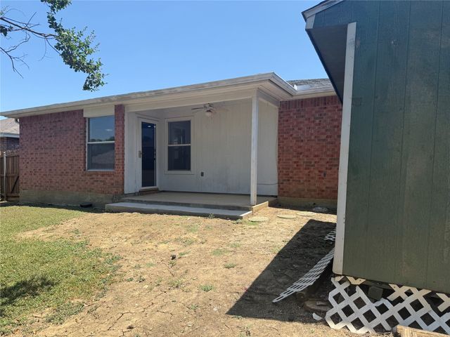 422 Blueberry Hill Lane, Mansfield, TX 76063
