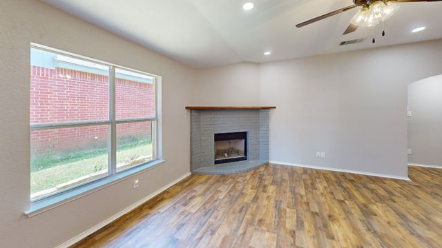 422 Blueberry Hill Lane, Mansfield, TX 76063