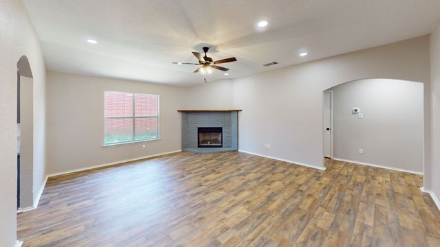 422 Blueberry Hill Lane, Mansfield, TX 76063