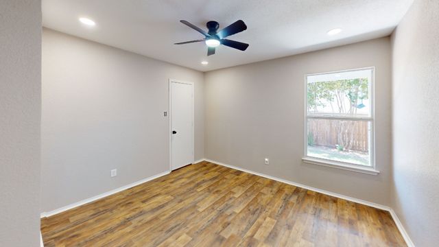 422 Blueberry Hill Lane, Mansfield, TX 76063