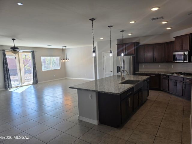 5549 W Jade Rock Place, Tucson, AZ 85742