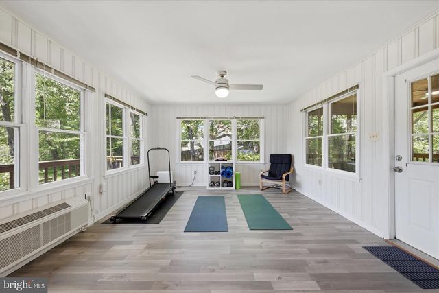 312 BROADLEAF, Vienna, VA 22180