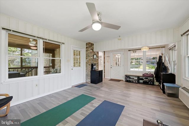 312 BROADLEAF, Vienna, VA 22180