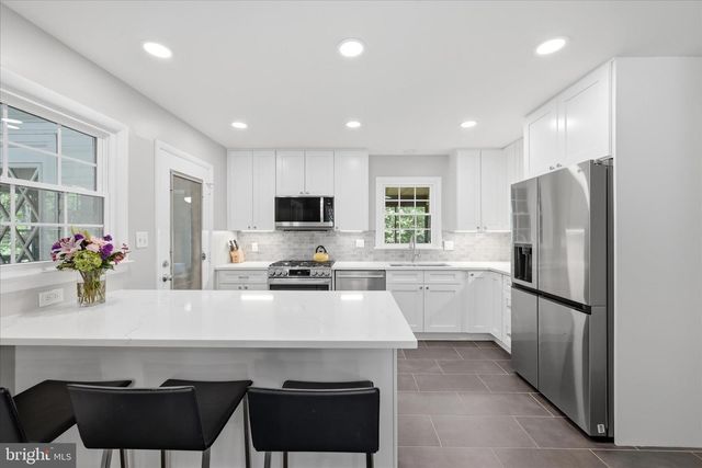 312 BROADLEAF, Vienna, VA 22180