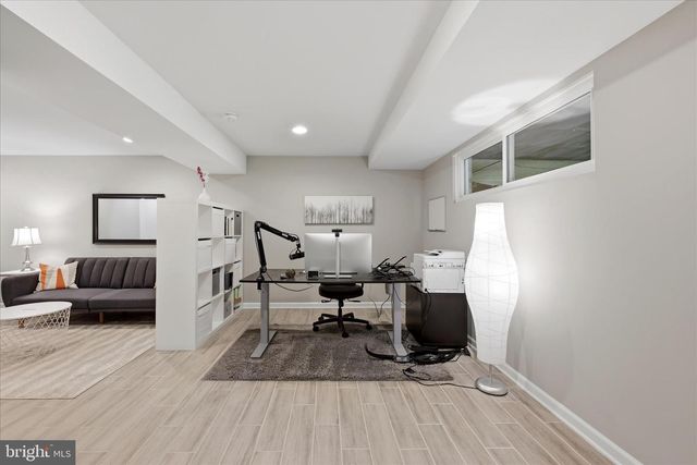 312 BROADLEAF, Vienna, VA 22180