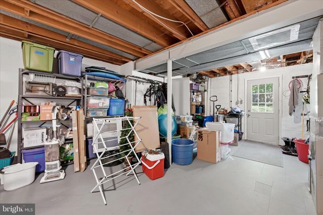 312 BROADLEAF, Vienna, VA 22180